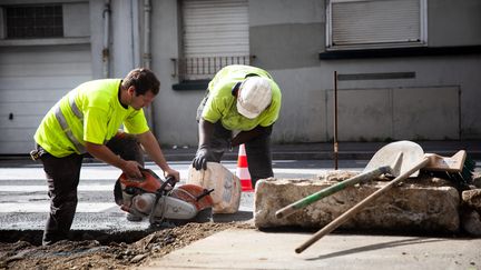 Chaque jour deux personnes sont tuées en France dans des accidents du travail. Photo d'illustration (GUILLAUME SALIGOT / MAXPPP)