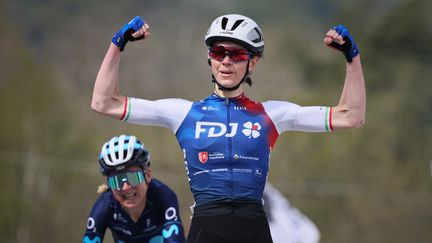 L'Italienne Marta Cavalli (FDJ-Futuroscope) lors de sa victoire sur la Flèche wallonne le 20 avril 2022. (BENOIT DOPPAGNE / BELGA MAG / AFP)