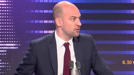 Jean-Noël Barrot, ministre délégué chargé de la Transition numérique et des Télécommunications, était l'invité de franceinfo le 29 mai 2023. (FRANCEINFO / RADIO FRANCE)