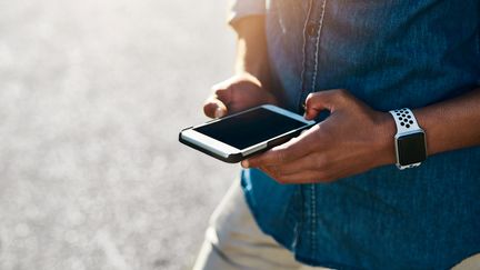 Aux États-Unis des permis de conduire numérique, disponibles sur des téléphones ou des montres connectées sont désormais disponibles. Photo d'illustration. (Delmaine Donson / GETTY IMAGES)