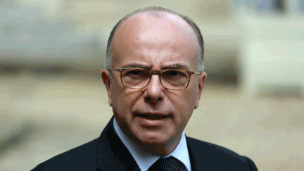 &nbsp; (Bernard Cazeneuve porte plainte pour diffamation envers lui-même et la police nationale © MaxPPP)