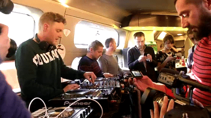 Le Train en Trans avec le DJ belge Surfing Leon's
 (France 3 / Culturebox)