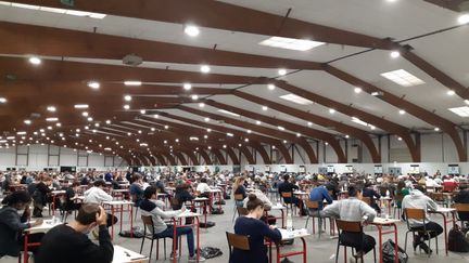 Salle d'examen à la faculté de médecine de Rennes (Ille-et-Vilaine) (CELINE GUETAZ PERISSAT / FRANCE-BLEU ARMORIQUE)