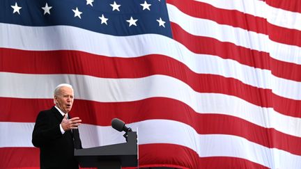 Le président élu Joe Biden s'exprime devant ses partisans dans le Delaware, le 19 janvier 2021. (JIM WATSON / AFP)