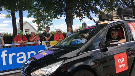 La voiture de la CGT&nbsp;lors de la quatrième étape entre Mondorf-les-Bains (Luxembourg) et Vittel (Vosges) du Tour de France, le 4 juillet 2017.&nbsp; (RAPHAEL GODET / FRANCEINFO)