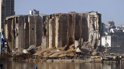 Le port de Beyrouth pris en photo le 26 octobre 2020 près de trois mois après les explosions du 4 août (photo d'illustration). (THOMAS COEX / AFP)