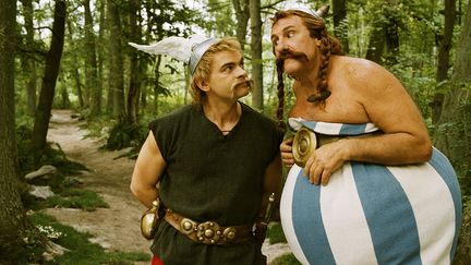 Astérix (Clovis Cornillac) et Obélix (Gérard Depardieu). (GAMMA-RAPHO VIA GETTY IMAGES)