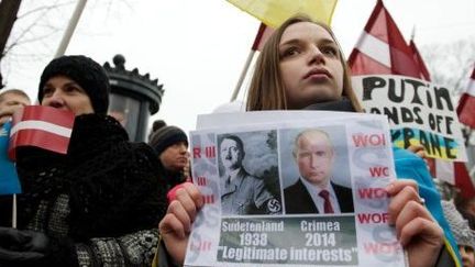 Manifestation anti-Poutine à Riga, en Lettonie, le 2 mars 2014. (AFP PHOTO / ILMARS ZNOTINS)