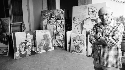 Le peintre Pablo Picasso dans son atelier de Mougins dnas le sud de la France, le 13 octobre 1971 (RALPH GATTI / AFP)