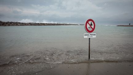 Une&nbsp;plage de Sète (Hérault), le 26 novembre 2020. (TIZIANA ANNESI / HANS LUCAS / AFP)