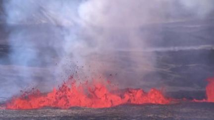 Islande : une éruption volcanique attire des visiteurs curieux