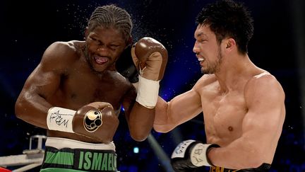 Le Japonais Ryota Murata face au Français Hassan N'Dam (TORU YAMANAKA / AFP)