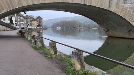 La rivière Yonne à Villeneuve-sur-Yonne (Yonne).&nbsp; (KARINE DECALF / RADIO FRANCE)