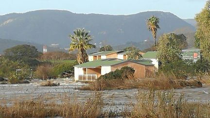 Une maison inondée en Corse du Sud, à Porticcio, en Corse du Sud, samedi 21 décembre 2019.&nbsp; (PASCAL POCHARD-CASABIANCA / AFP)