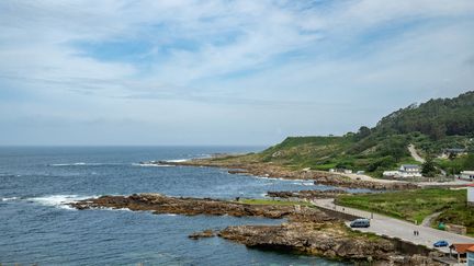 Une vue de l'océan Atlantique depuis un sentier côtier près de Porto, au Portugal, le 10 juin 2023. (ROMY ARROYO FERNANDEZ / NURPHOTO / AFP)