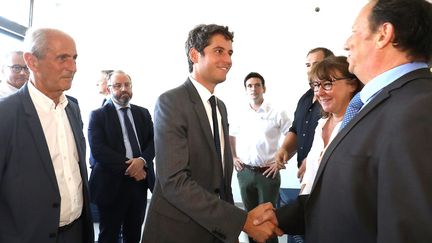 Le ministre des Comptes publics Gabriel Attal en déplacement à Toulon (Var) le 30 juin 2022 (VALERIE LE PARC / MAXPPP)