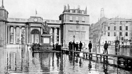 Palais Bourbon, Assemblée nationale (PHOTO 12 / UIG / GETTY IMAGES)