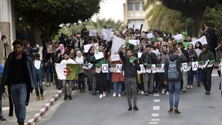 Des étudiants manifestent à Alger le 26 février 2019. (RYAD KRAMDI / AFP)