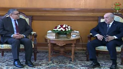 Le président algérien&nbsp;Abdelmadjid Tebboune et son premier ministre&nbsp;Abdelaziz Djerad, le 28 décembre 2019. (ALGERIE 3 / AFP)