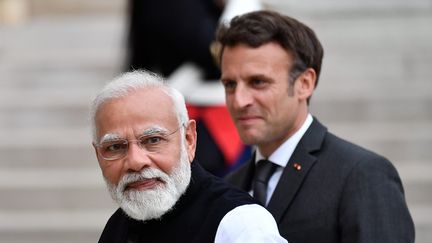 Le président Emmanuel Macron accueille le Premier ministre indien Narendra Modi au palais de l'Élysée à Paris, le 4 mai 2022. (JULIEN MATTIA / LE PICTORIUM / MAXPPP)