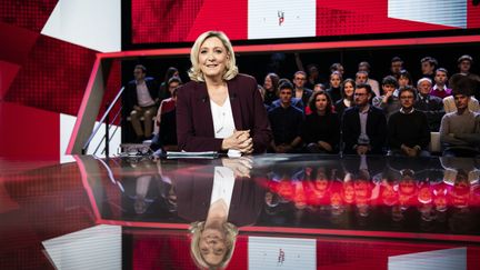 Marine Le Pen sur le plateau de "L'émission politique", le 14 mars 2019 sur France 2 (MARTIN BUREAU / AFP)