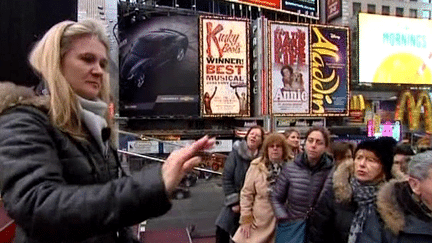 Malgorzata Digaud-Baluszynska et les chanteurs de l'Ensemble Rameau improvisent un chant sur Times Square à New York
 (France 3 Culturebox)