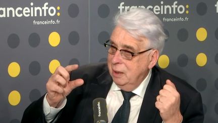 Jean-Pierre Sueur, co-rapporteur socialiste de la commission d'enquête du Sénat, invité sur franceinfo jeudi 17 janvier. (FRANCEINFO)