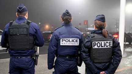 &nbsp;Police de nuit à Saint-Etienne (Rhône-Alpes), le 13 décembre 2022.&nbsp; (YVES SALVAT / MAXPPP)