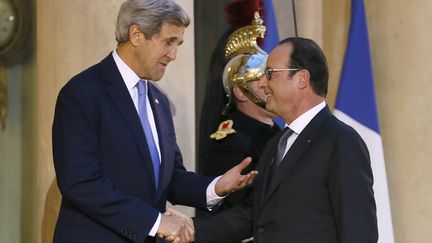 Attentats à Paris : John Kerry à l'Élysée pour apporter son soutien à la France