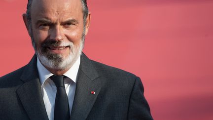 Edouard Philippe, maire du Havre et ancien Premier ministre, arrive sur le tapis rouge&nbsp;du Festival du film américain de Deauville, le 3 septembre 2021. (LOIC VENANCE / AFP)