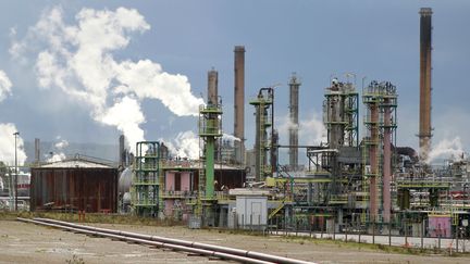 La raffinerie Petroplus de Petit-Couronne (Seine-Maritime), le 5 novembre 2012. (CHARLY TRIBALLEAU / AFP)