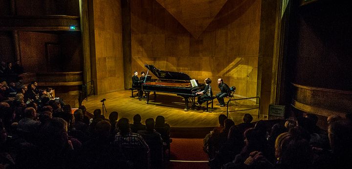 Les pianistes Arthur Ancelle et Ludmila Berlinskaïa en concert Salle Cortot à Paris.
 (Laurent Bugnet)