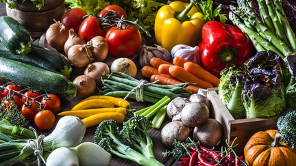 Légumes bio fraîchement&nbsp;récoltés. (Illustration) (FCAFOTODIGITAL / E+ / GETTY IMAGES)