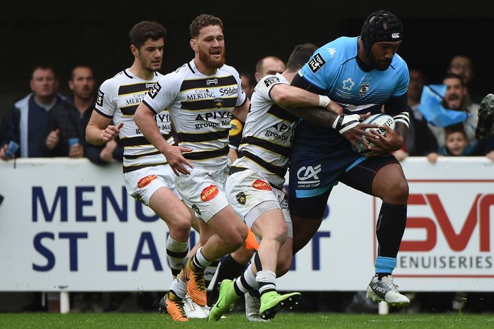 Nemani Nadolo mobilise souvent beaucoup de défenseurs. (SYLVAIN THOMAS / AFP)