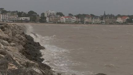 Tempête Diego : six départements ont été placés en vigilance (FRANCE 3)