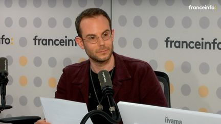 Clément Viktorovitch dans Entre les lignes, sur franceinfo, le 17 mai 2022. (FRANCE INFO / RADIO FRANCE)