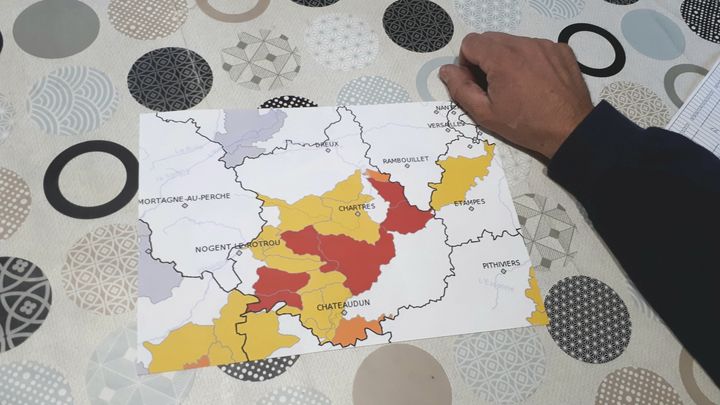 La carte de la FDSEA d'Eure-et-Loir montrant, en rouge, les zones de forte sécheresse. (RADIO FRANCE / FRANCE INFO)