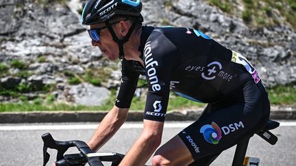 Le leader de la DSM, 4ème au classement général, rêve toujours d'aller glaner une victoire d'étape. Mais Romain Bardet reste en embuscade pour aller chercher un podium, et pourquoi pas mieux dans cette édition du Tour 2022.