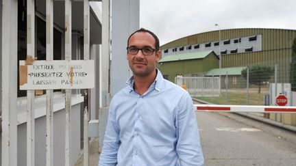 Bruno Granja, défenseur du projet &quot;Hollywood-sur-Garonne&quot;, devant l&#039;ancienne base militaire de Francazal (7 juin 2011)
 (Eric Cabanis / AFP)