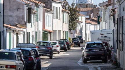 Une rue de l'Île de Ré pendant le confinement contre le coronavirus, le 18 mars 2020.&nbsp; (XAVIER LEOTY / AFP)