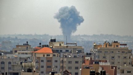 Un raid aérien vise la bande de Gaza, le 29 mai 2018. (THOMAS COEX / AFP)