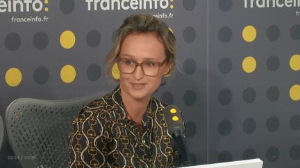 Caroline Roux invitée de l'info médias le vendredi 28 juin.&nbsp; (FRANCEINFO / RADIOFRANCE)