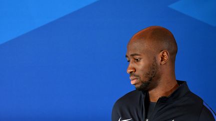 Le défenseur français Eliaquim Mangala, le 19 mai 2016 à Biarritz (Pyrénées-Atlantiques). (FRANCK FIFE / AFP)