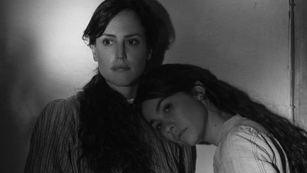 "Elisa &amp; Marcela" de Isabel Coixet jouées par Greta Fernández et Natalia de Molin.
 (Netflix)