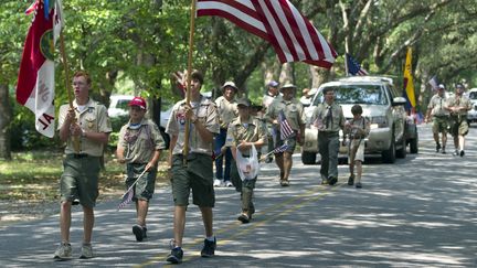 Des Boy Scouts &agrave; la parade annuelle du 4 juillet &agrave; Magnolia Springs, en Alabama (Etats-Unis), le 4 juillet 2011. (RAY STUBBLEBINE / REUTERS)