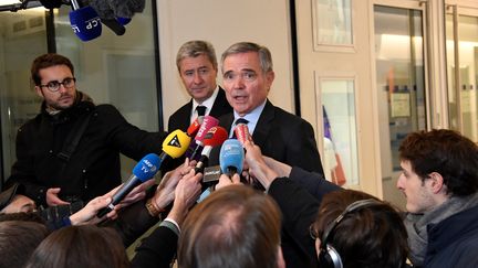 Bernard Accoyer s'exprime au siège des Républicains, le 29 novembre 2016, à Paris. (BERTRAND GUAY / AFP)