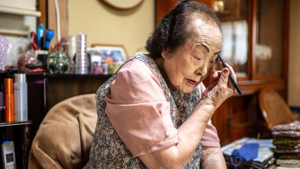 La japonaise, Tomoko Horino, 100 ans, pendant une interview, le 30 août 2023. (PHILIP FONG / AFP)