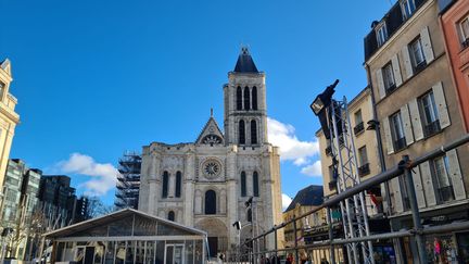 Flèche de la basilique Saint-Denis : 