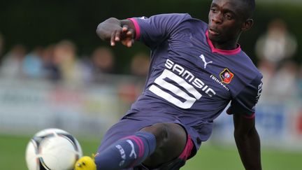 Le footballeur du FC Rennes Chris Mavinga, &agrave; Plo&euml;rmel (Morbihan), le 28 juillet 2012. (FRANK PERRY / AFP)