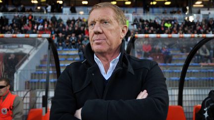 L'entra&icirc;neur de Brest, le 17 mars 2012, lors d'un match &agrave; Lorient (Morbihan). (FRANK PERRY / AFP)